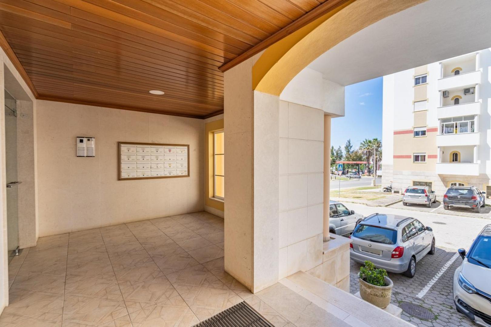 Two Bedroom Apartment - 110M2, Ac, Terrace, Wi-Fi Lagos Exterior foto