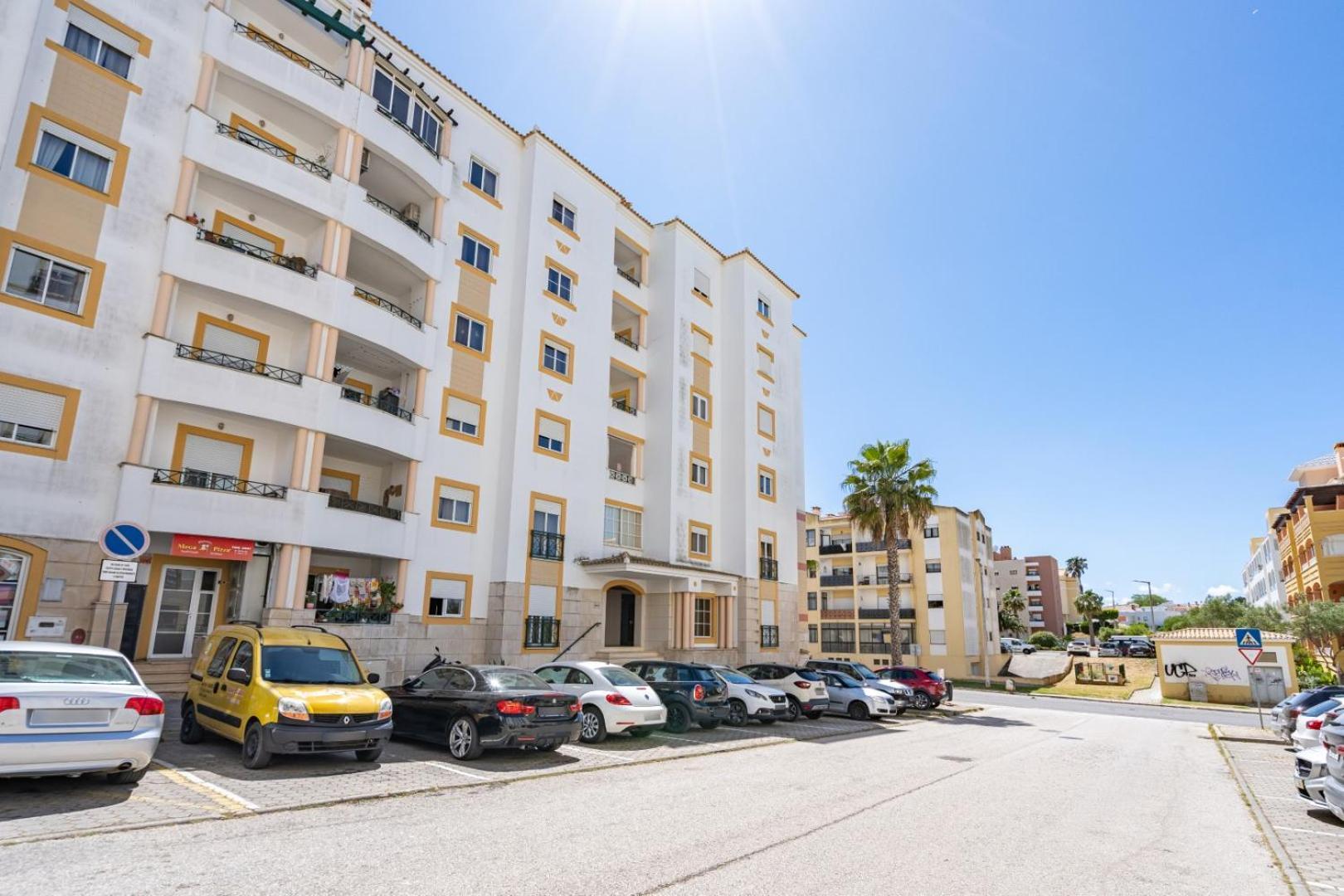 Two Bedroom Apartment - 110M2, Ac, Terrace, Wi-Fi Lagos Exterior foto